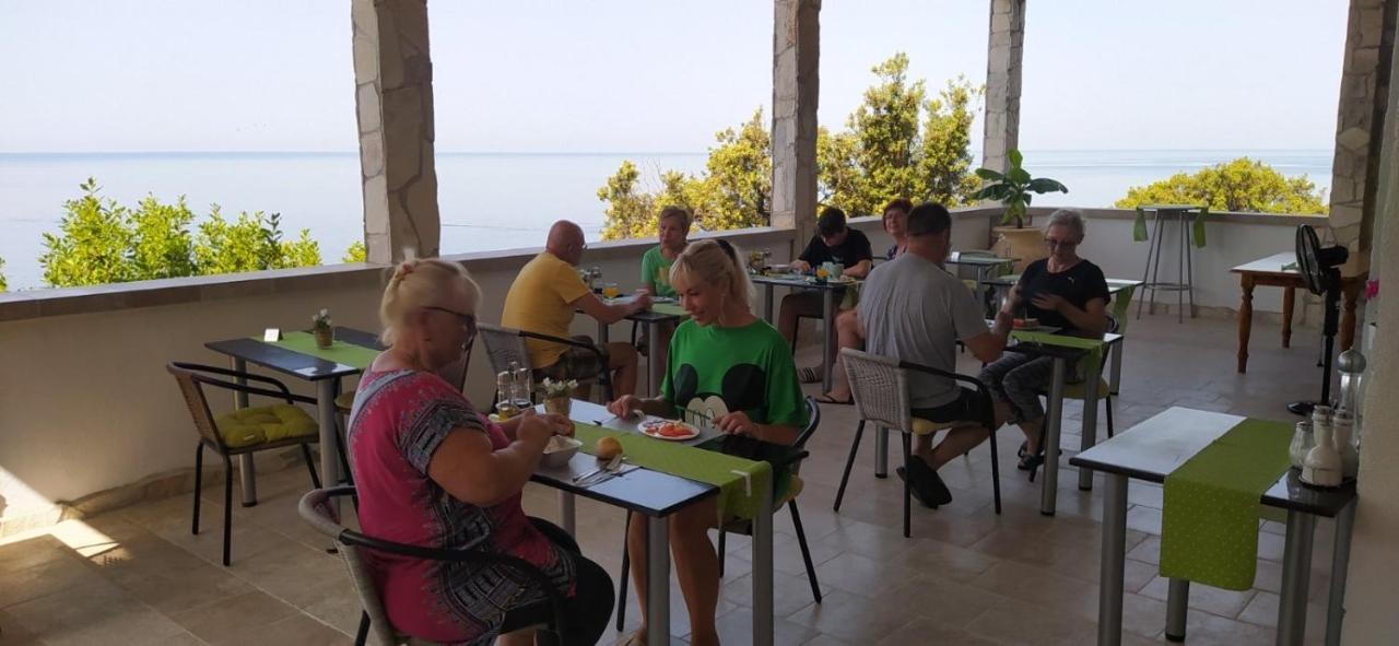 Guesthouse Oaza Emi Dobra Voda Esterno foto